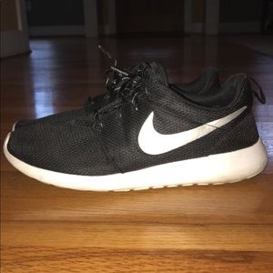 Nike Roshe- women’s